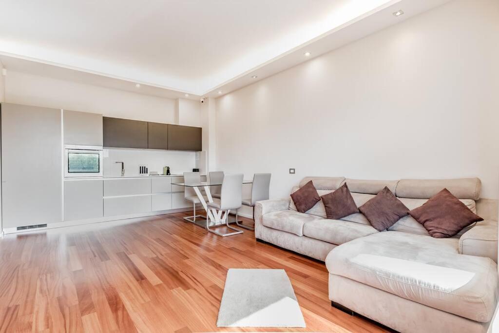 Luxury Apartment Front Of Cavalieri Hilton Hotel Roma Exterior foto